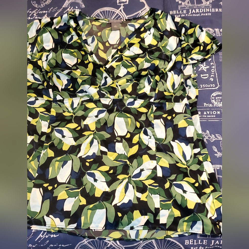Ann Taylor Green Leaf Pattern Blouse - image 3